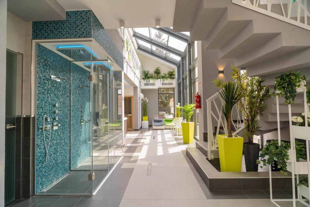 Vegvar Spa Apartman Gyula Exteriér fotografie