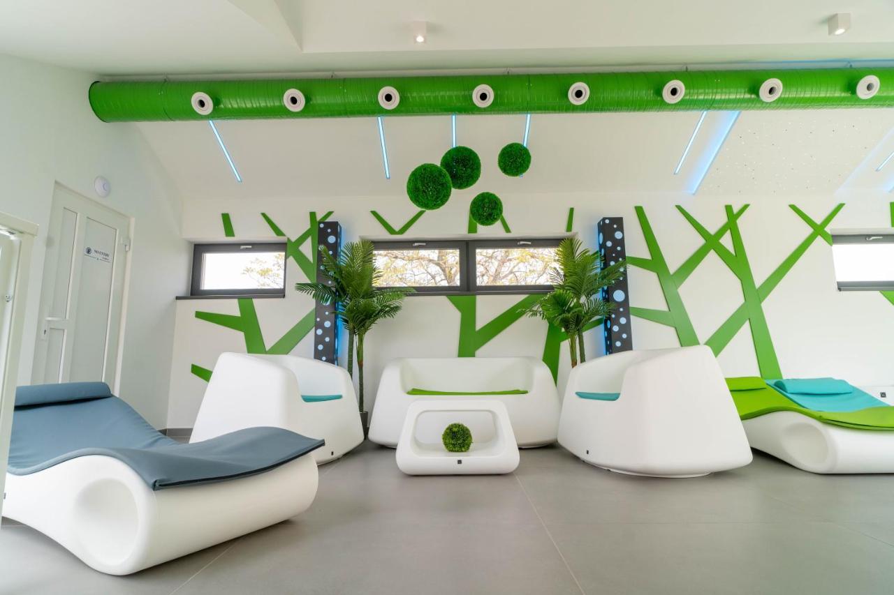 Vegvar Spa Apartman Gyula Exteriér fotografie