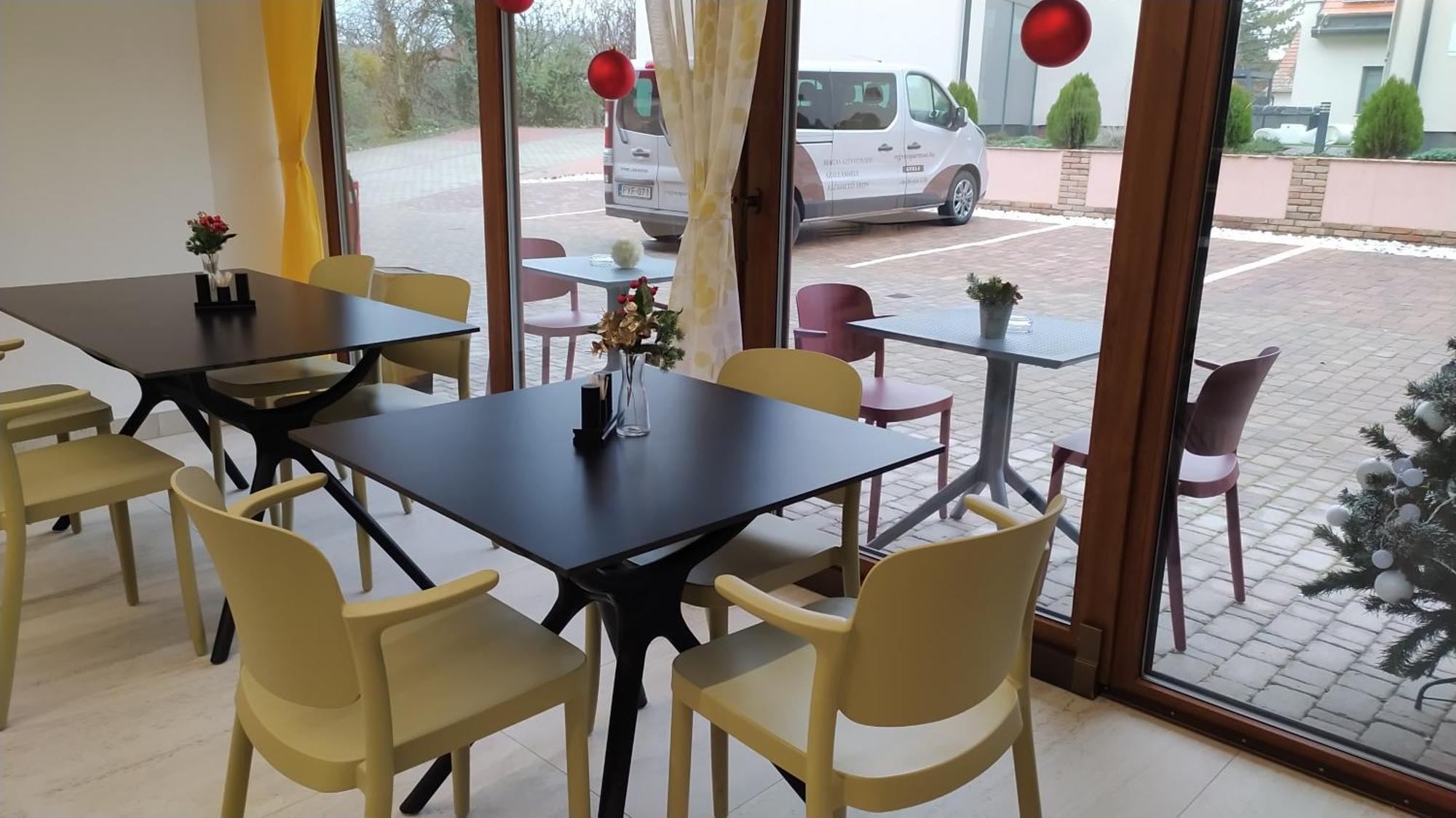 Vegvar Spa Apartman Gyula Exteriér fotografie