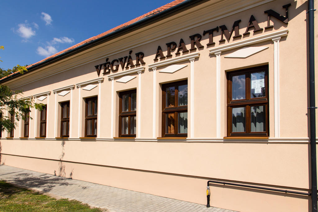 Vegvar Spa Apartman Gyula Exteriér fotografie